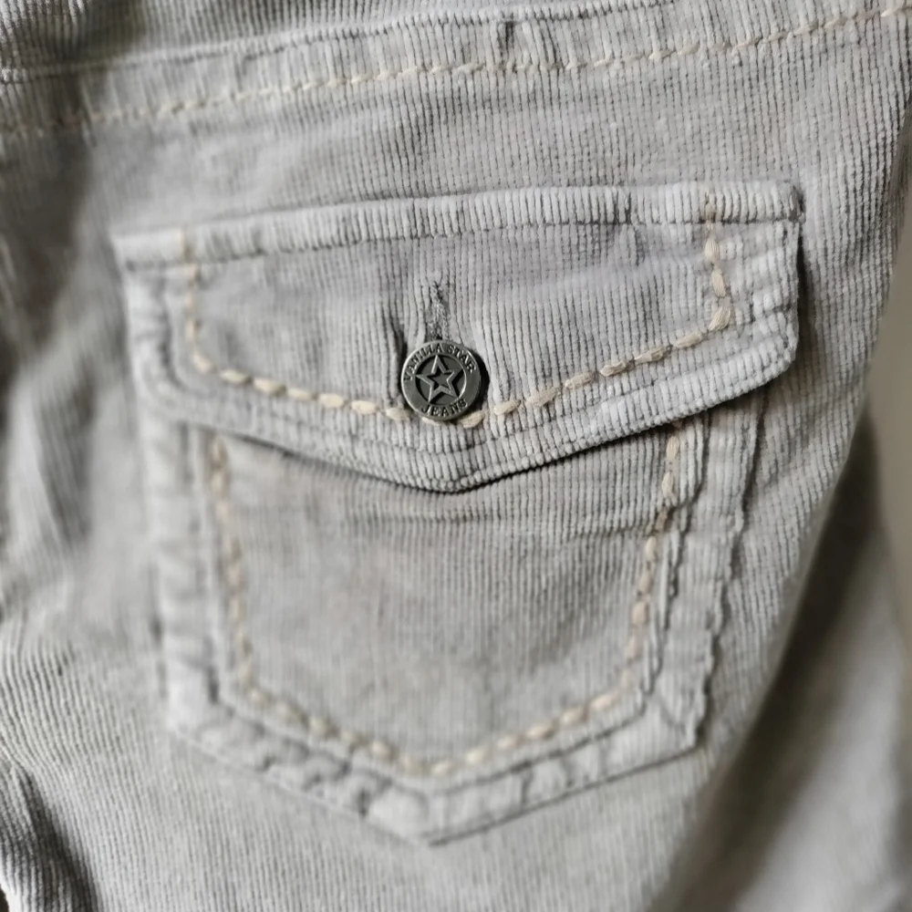 VanillaStar grey corduroy juniors shorts size 7 - Picture 4 of 5